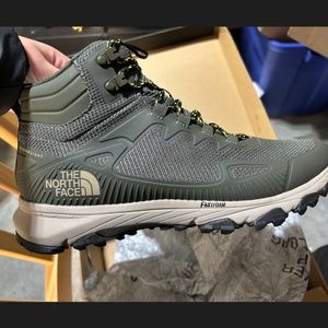 The North Face Hiking Boots Men's 9